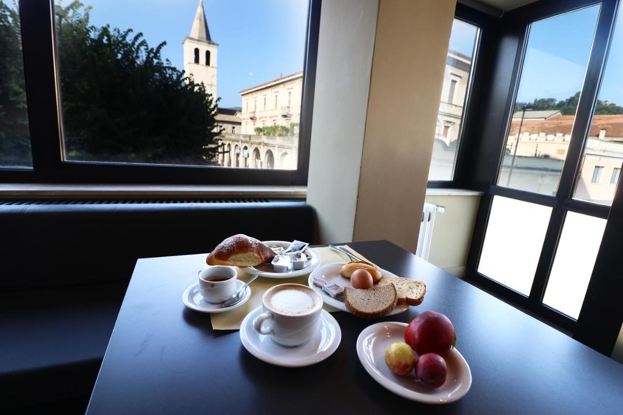 Hotel Clarici Spolète Extérieur photo
