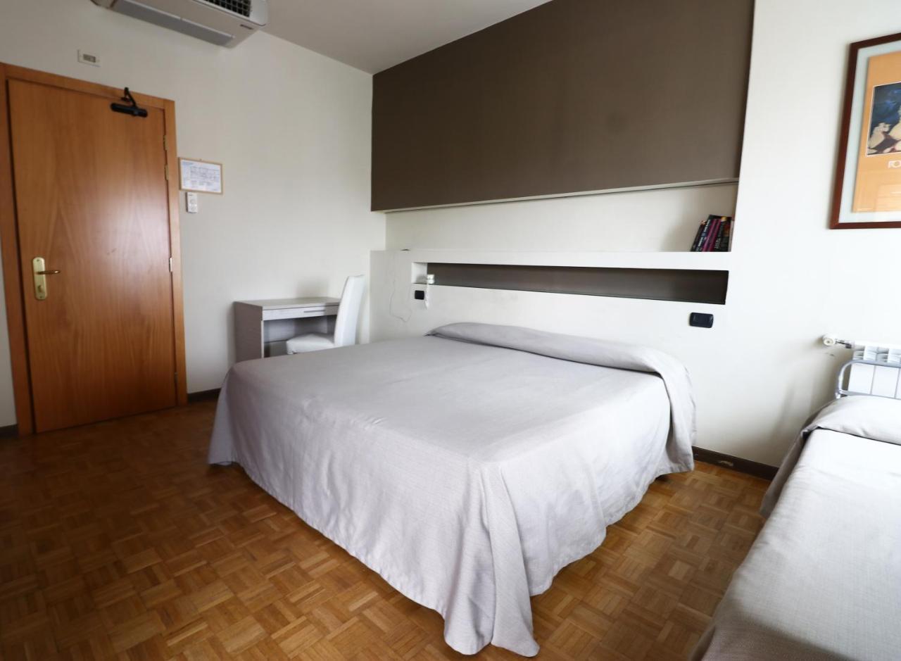 Hotel Clarici Spolète Extérieur photo